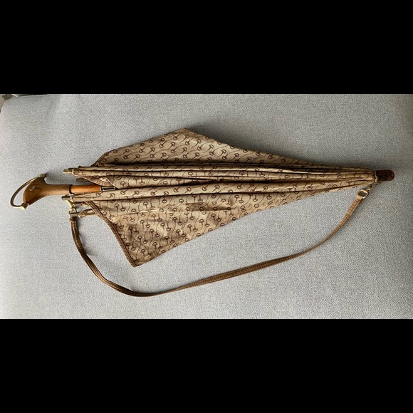 Rare Gucci umbrella wooden handle w shoulder strap - Picture 15 of 16